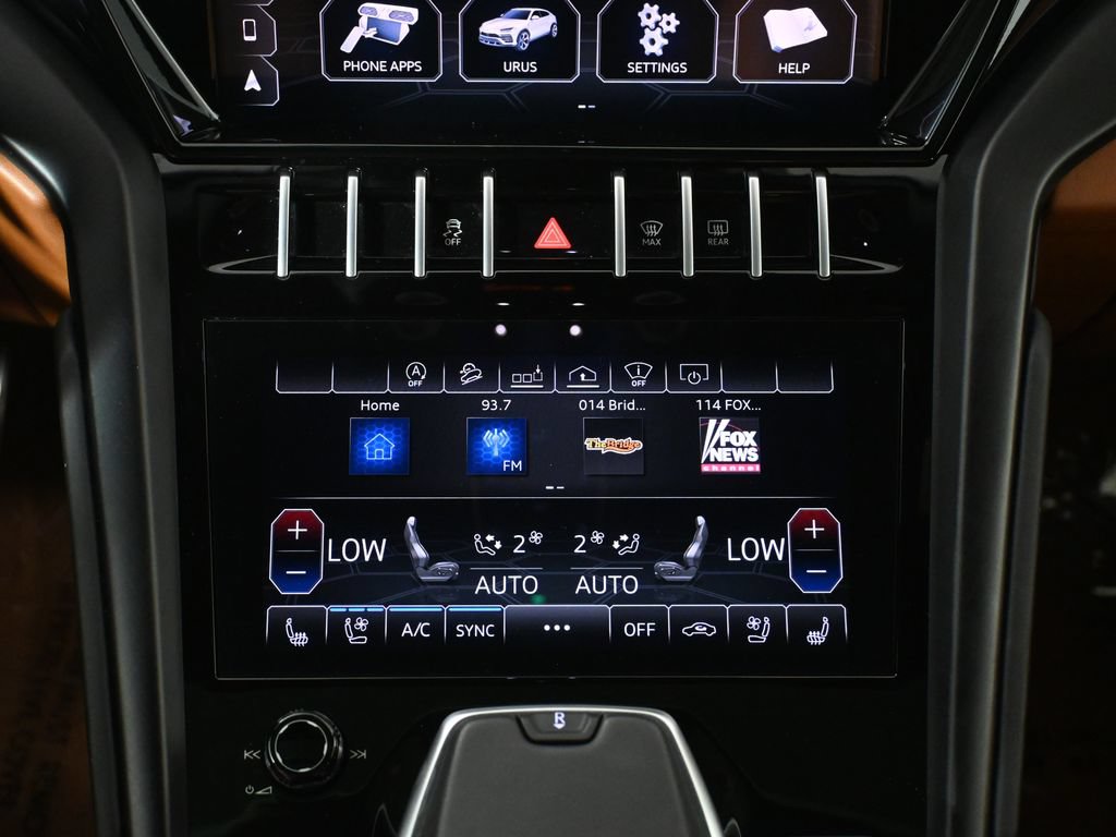 Used 2021 Lamborghini Urus AWD/4WD image 21