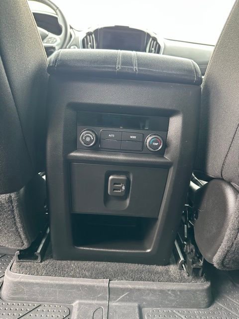 Used 2023 Chevrolet Traverse LT FWD image 33