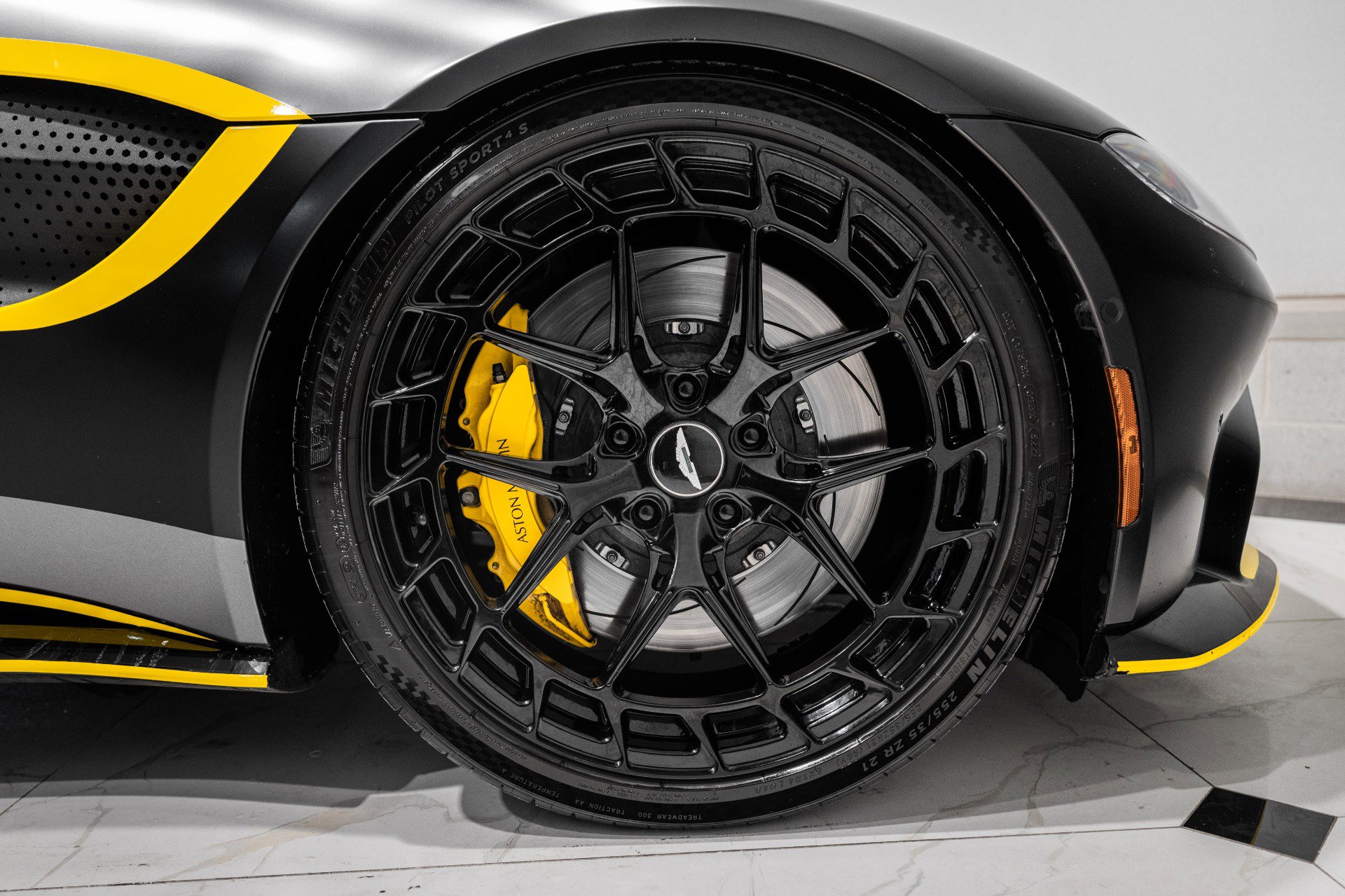 Used 2019 Aston Martin V8 Vantage image 51