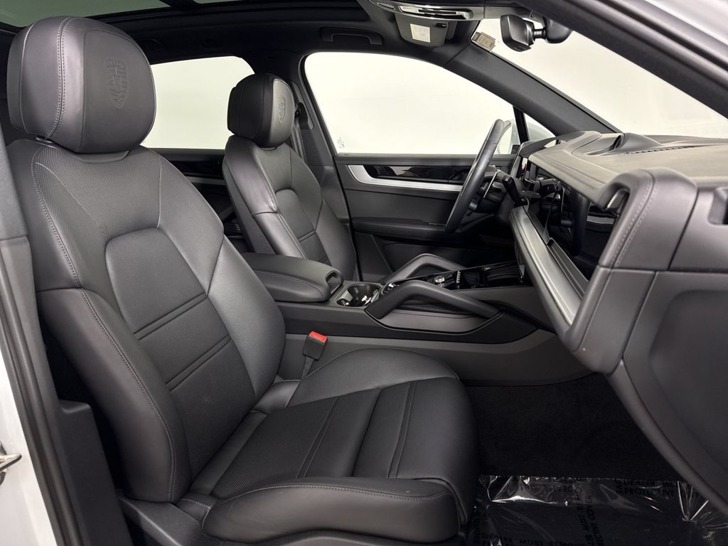 Certified 2026 Porsche Cayenne AWD/4WD image 24