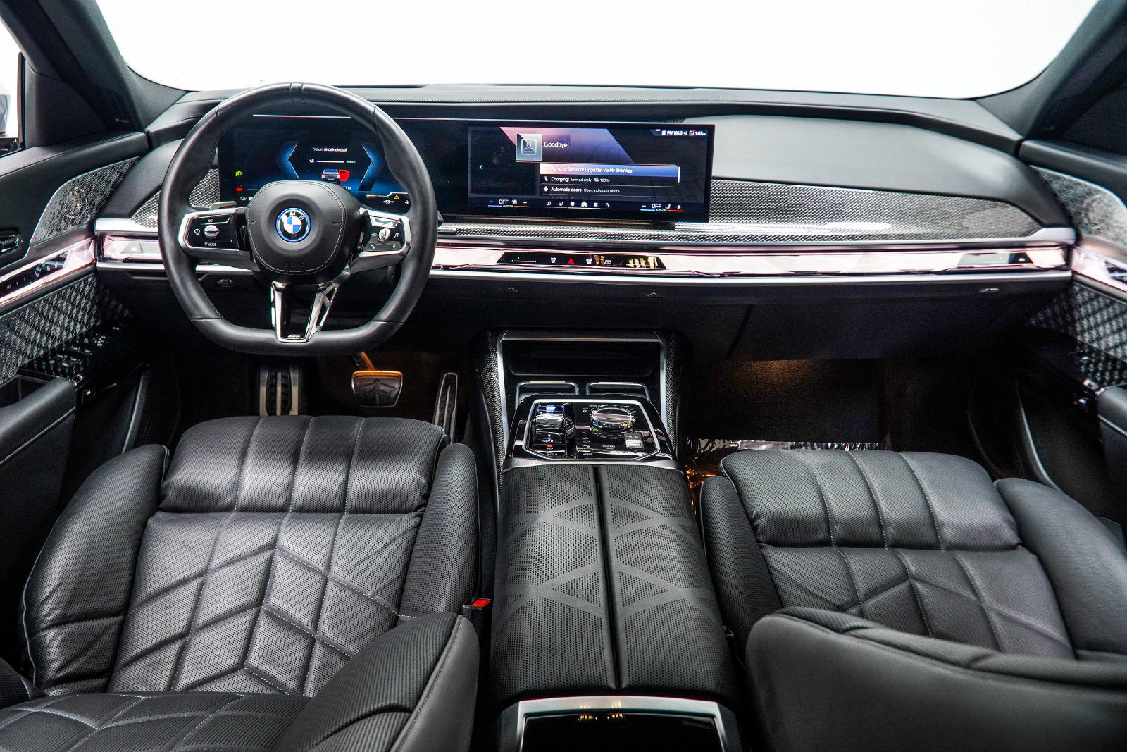 Used 2024 BMW i7 eDrive50 w/ M Sport Package RWD image 5