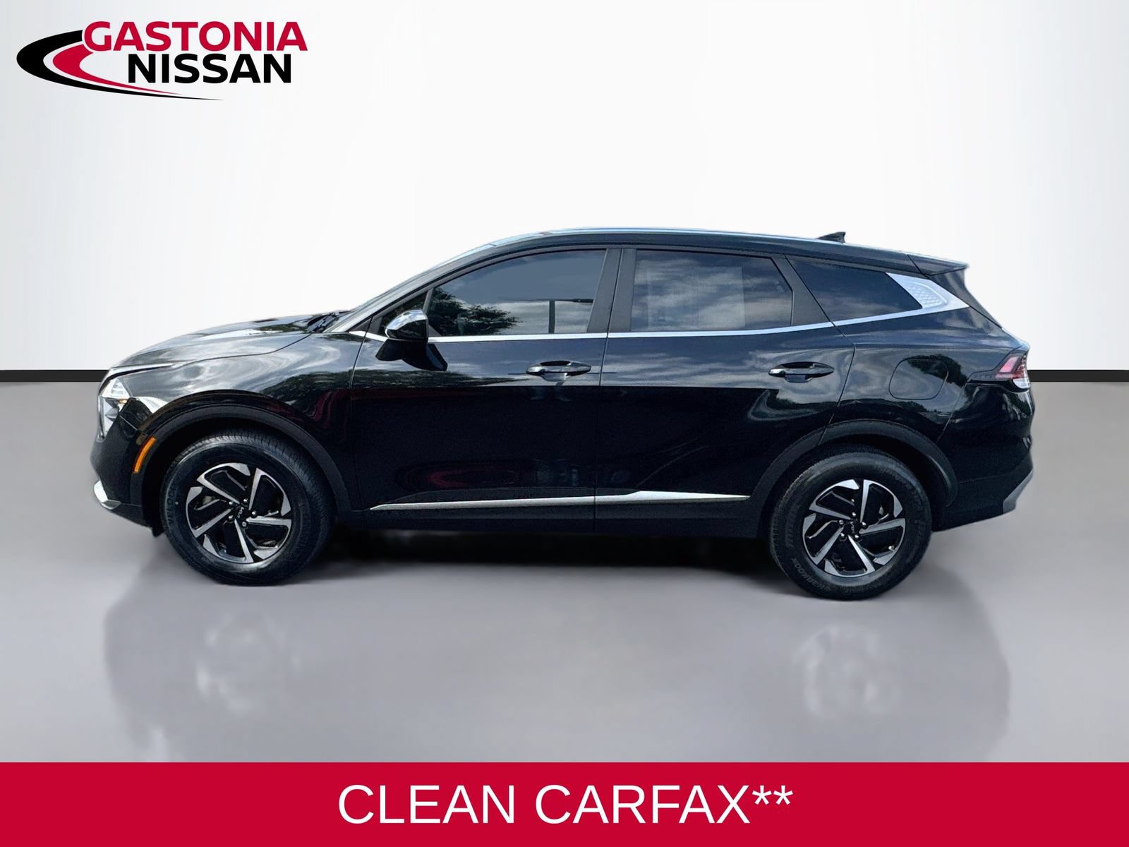 Used 2023 Kia Sportage LX AWD/4WD image 5