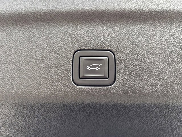 Used 2023 Chevrolet Suburban High Country w/ Premium Package 2 image 34