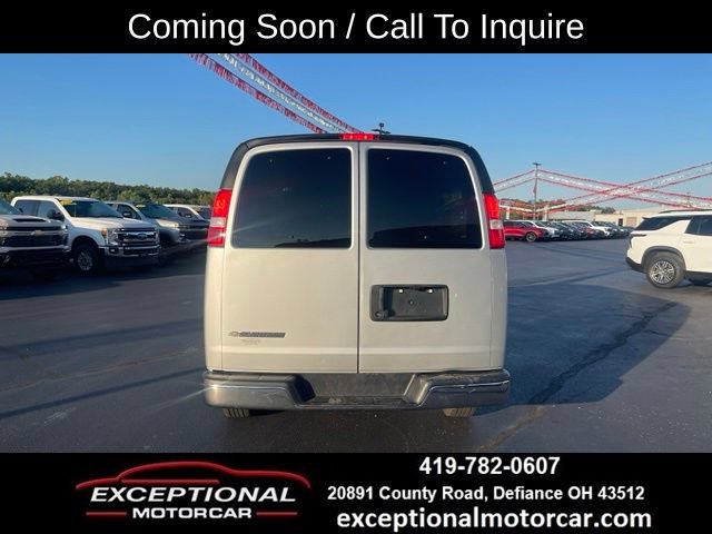 Used 2025 Chevrolet Express 3500 w/ Hotel Shuttle Package RWD image 4