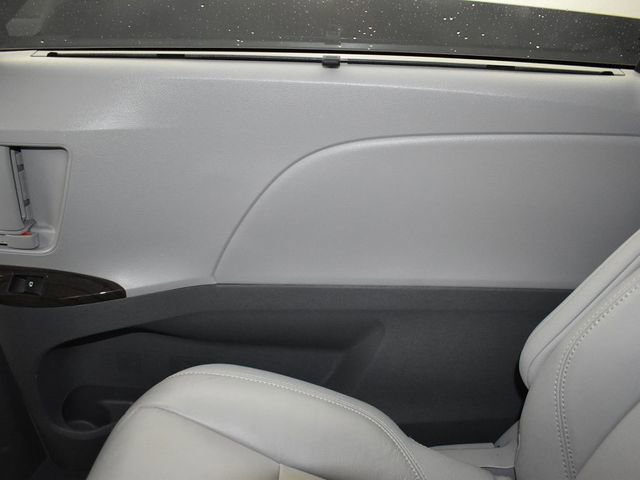 Used 2017 Toyota Sienna XLE w/ XLE Navigation Package image 16
