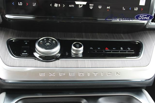 New 2026 Ford Expedition Platinum image 15