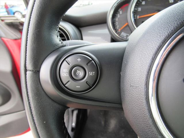 Used 2016 MINI Cooper Convertible image 17