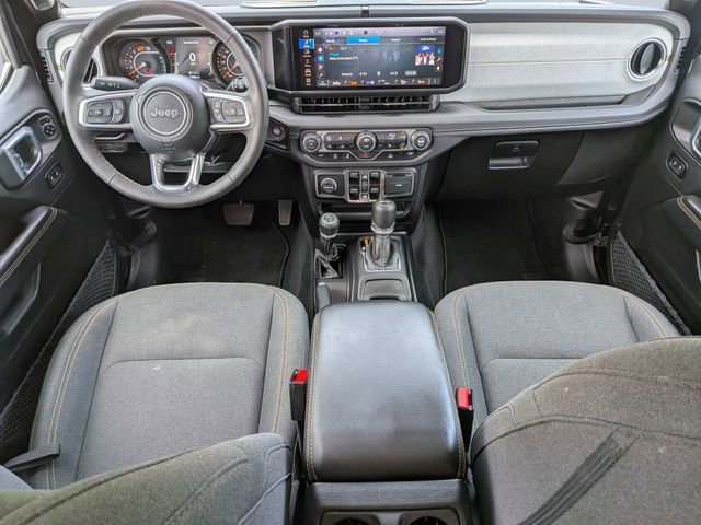 Used 2025 Jeep Wrangler Unlimited Sahara AWD/4WD image 18