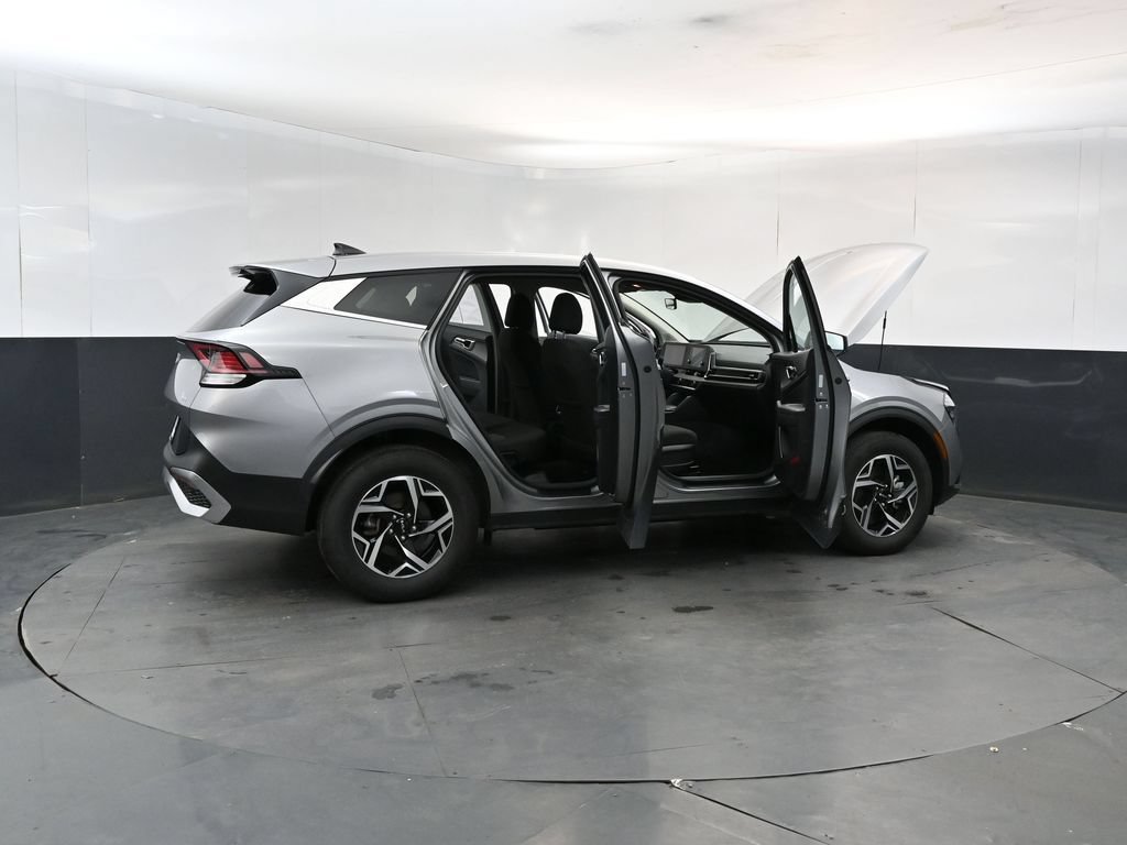 Used 2025 Kia Sportage LX AWD/4WD image 26