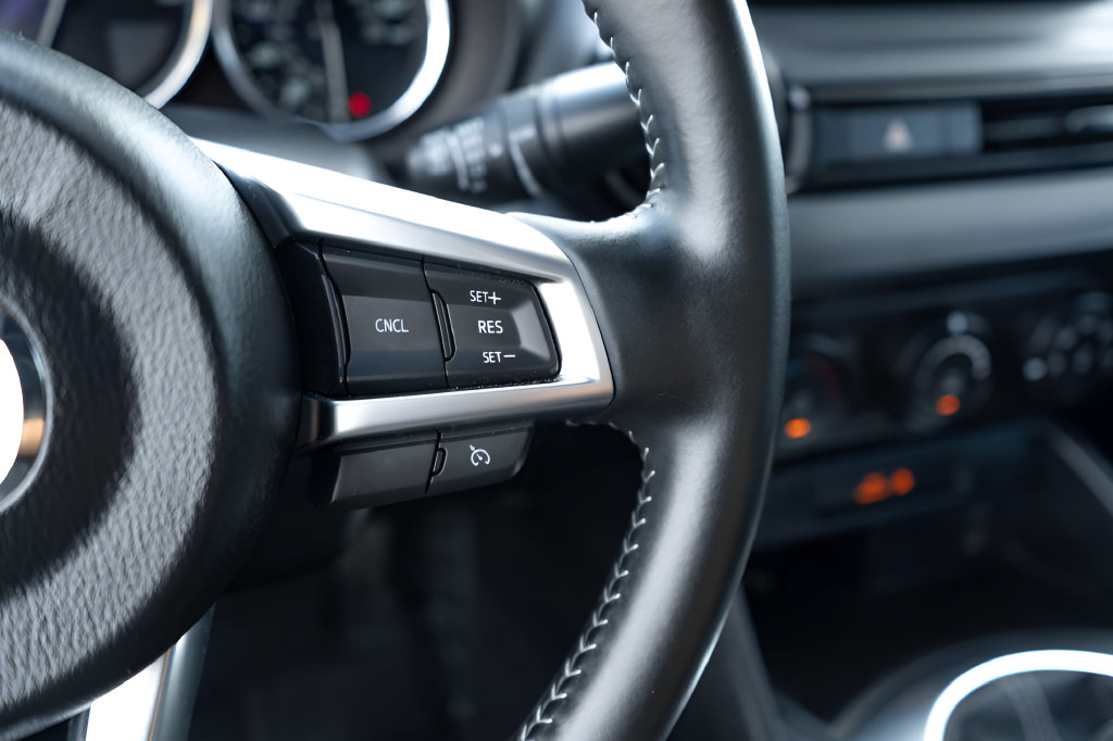 Used 2024 MAZDA MX-5 Miata Sport RWD image 30