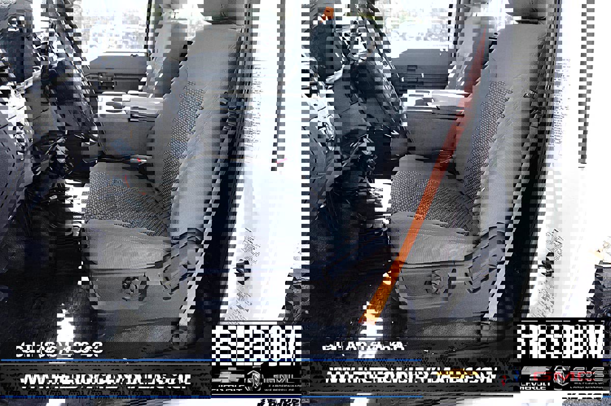 Used 2015 Ford F550 4x4 Regular Cab Super Duty image 11