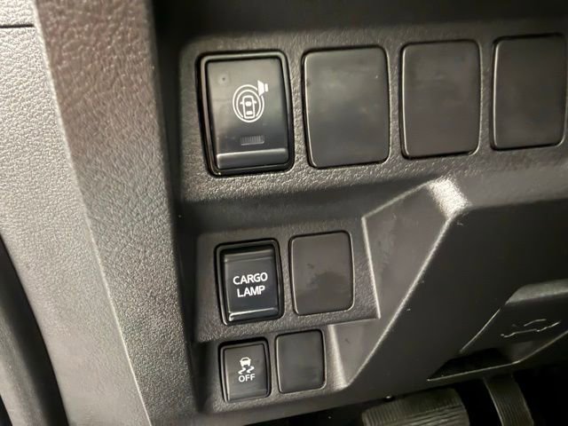 Used 2025 Nissan Frontier SV image 25