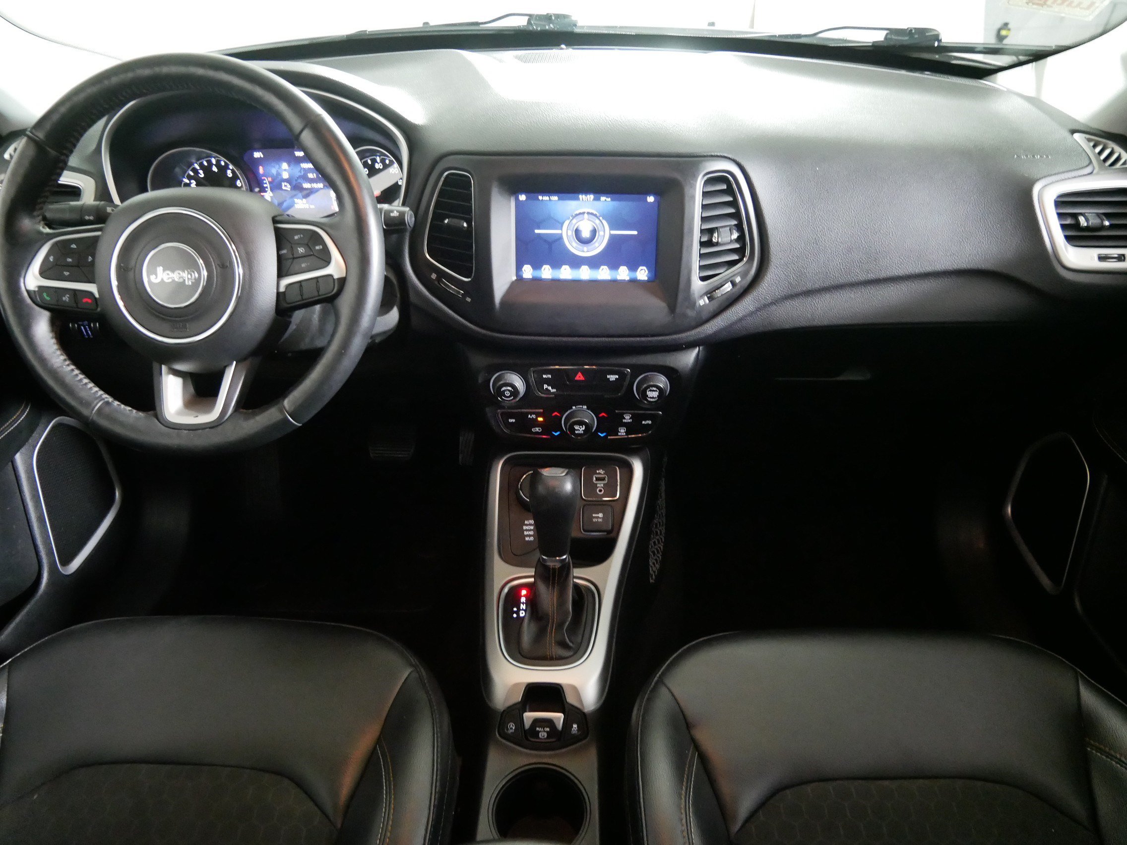 Used 2018 Jeep Compass Latitude w/ Popular Equipment Group AWD/4WD image 10