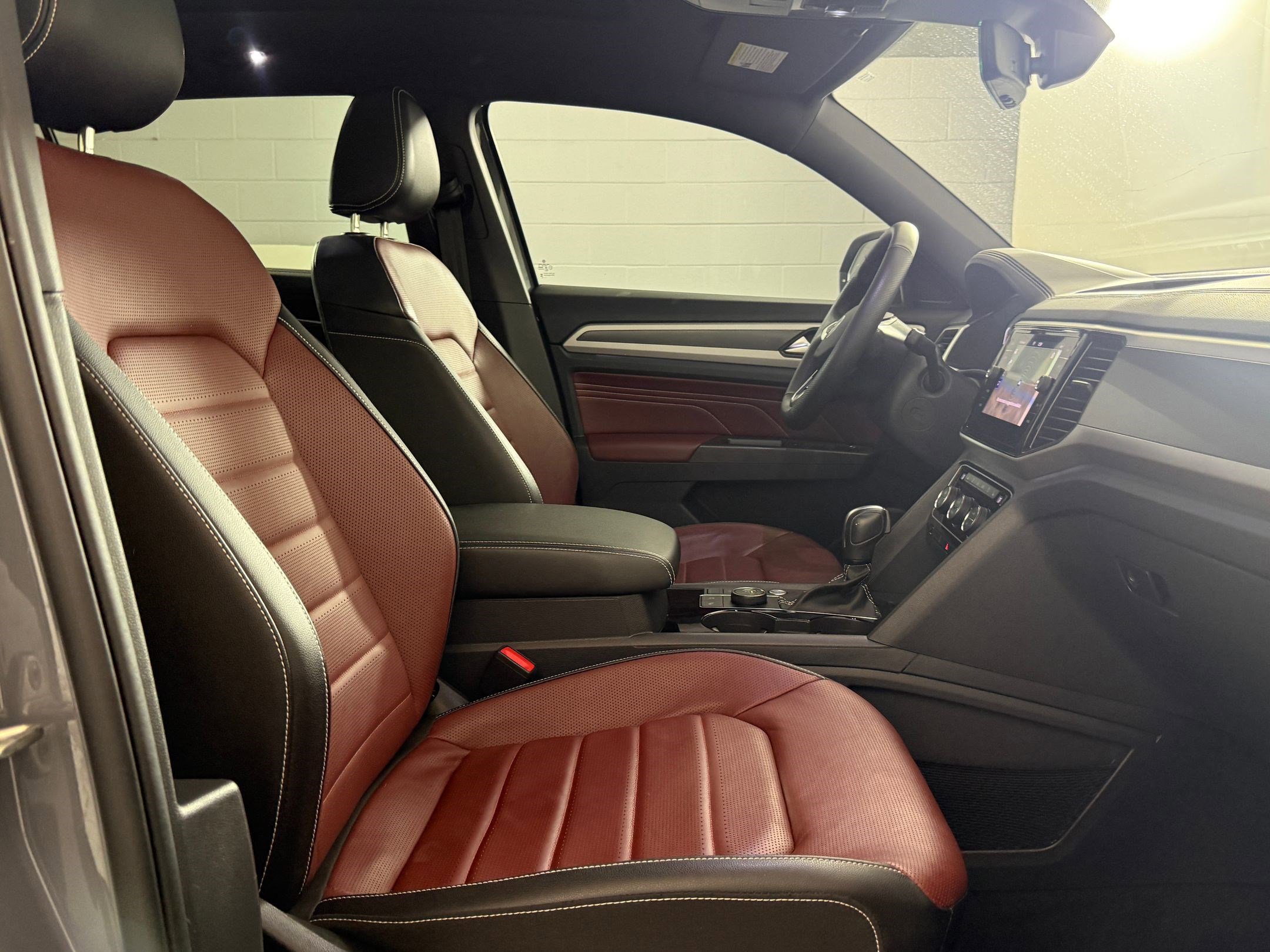 Used 2023 Volkswagen Atlas Cross Sport SEL Premium R-Line image 25