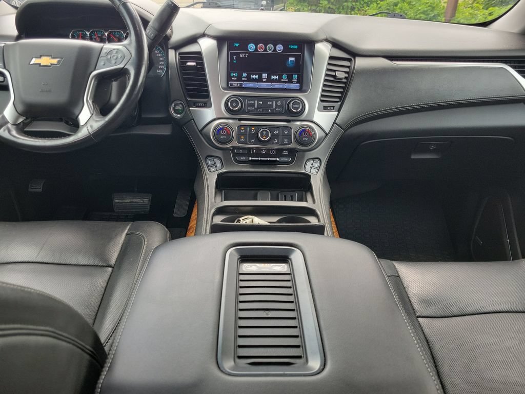 Used 2018 Chevrolet Suburban Premier AWD/4WD image 16