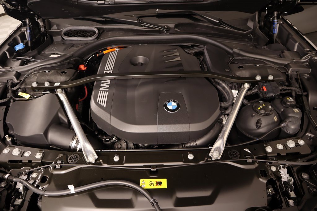 New 2026 BMW 750e xDrive image 22
