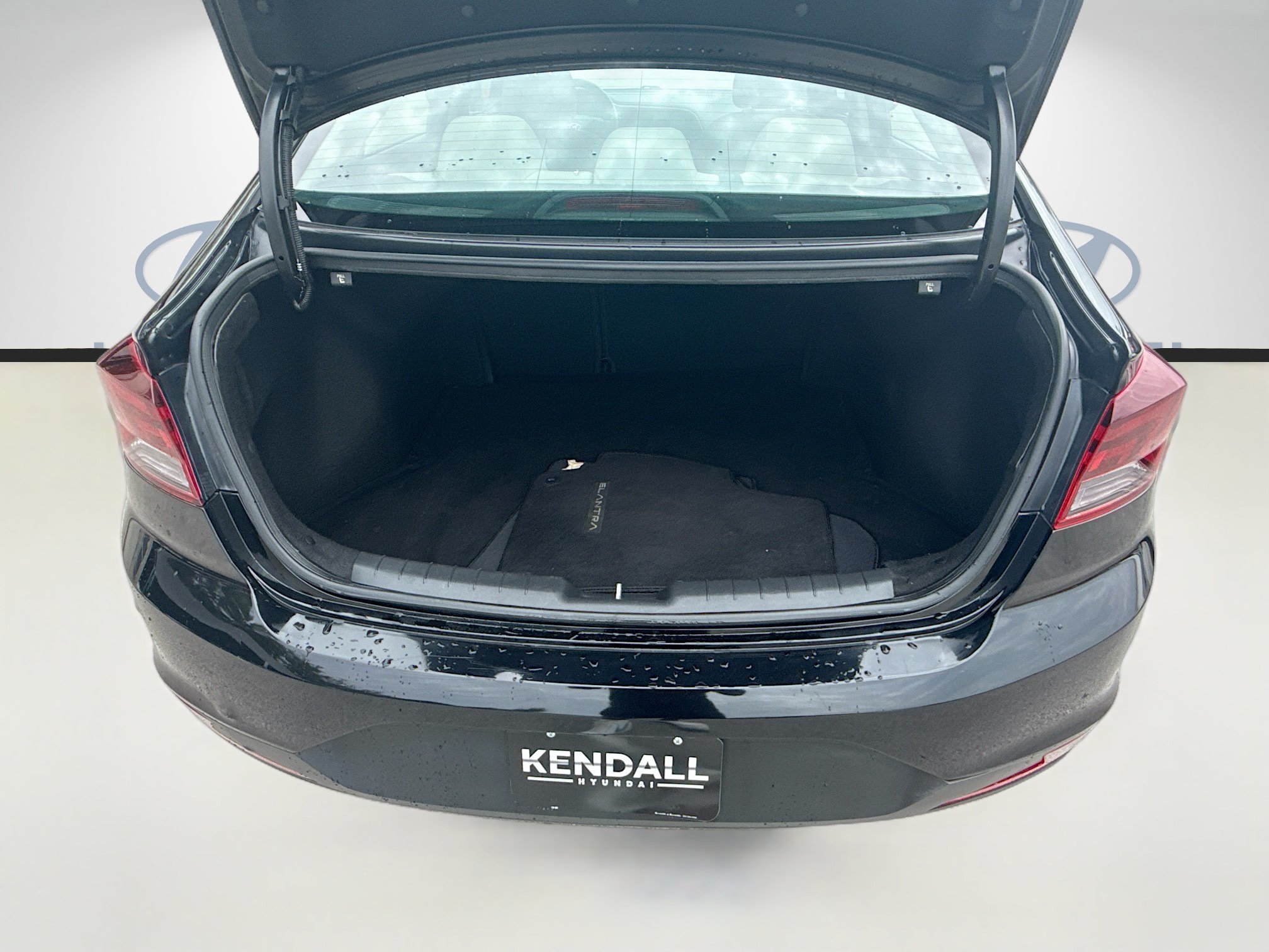 Used 2020 Hyundai Elantra SE FWD image 23