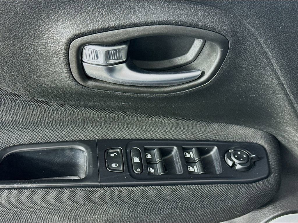 Used 2018 Jeep Renegade Sport w/ Power & Air Group image 20