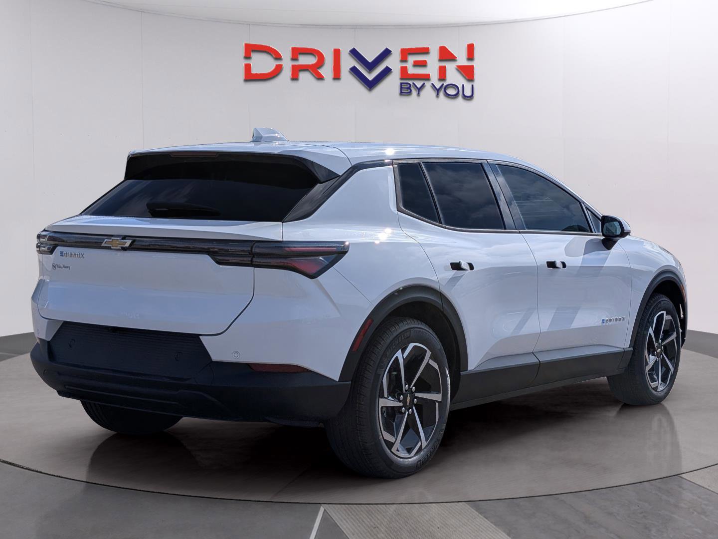 New 2026 Chevrolet Equinox EV LT image 5