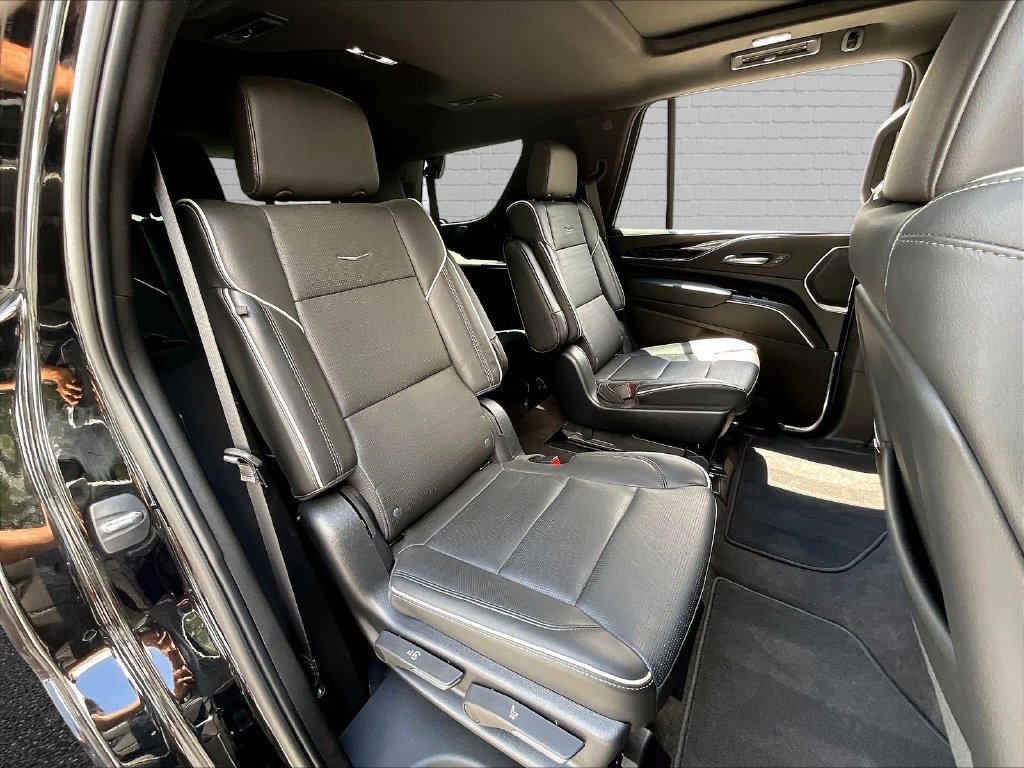 Used 2023 Cadillac Escalade Sport w/ LPO, ONYX Package AWD/4WD image 21