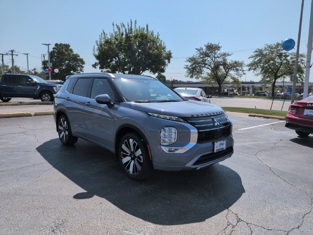 New 2026 Mitsubishi Outlander SEL FWD image 2