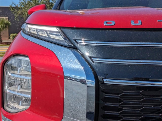 New 2025 Mitsubishi Outlander SE image 10