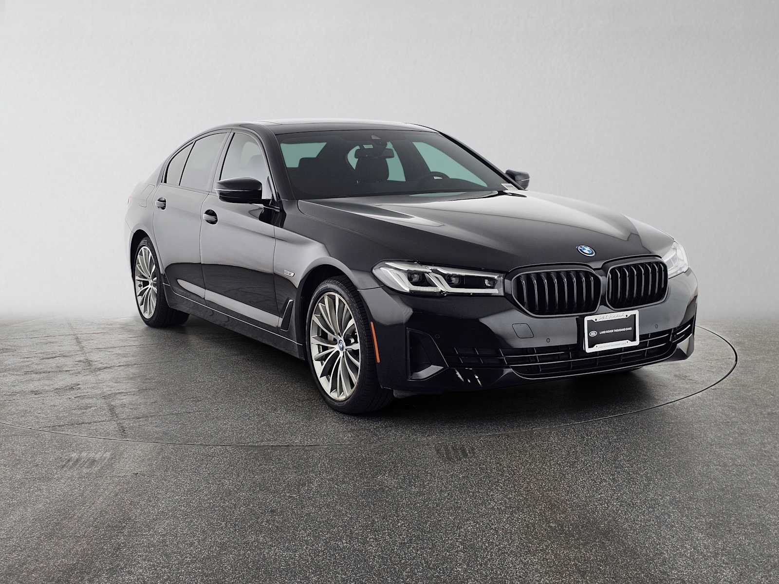 Used 2023 BMW 530e w/ Premium Package RWD image 7