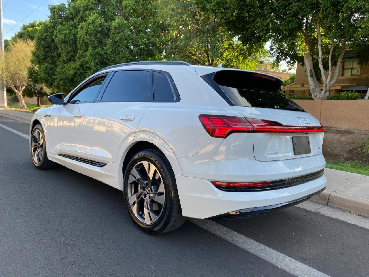 Used 2021 Audi e-tron Premium w/ Convenience Plus Package AWD/4WD image 71