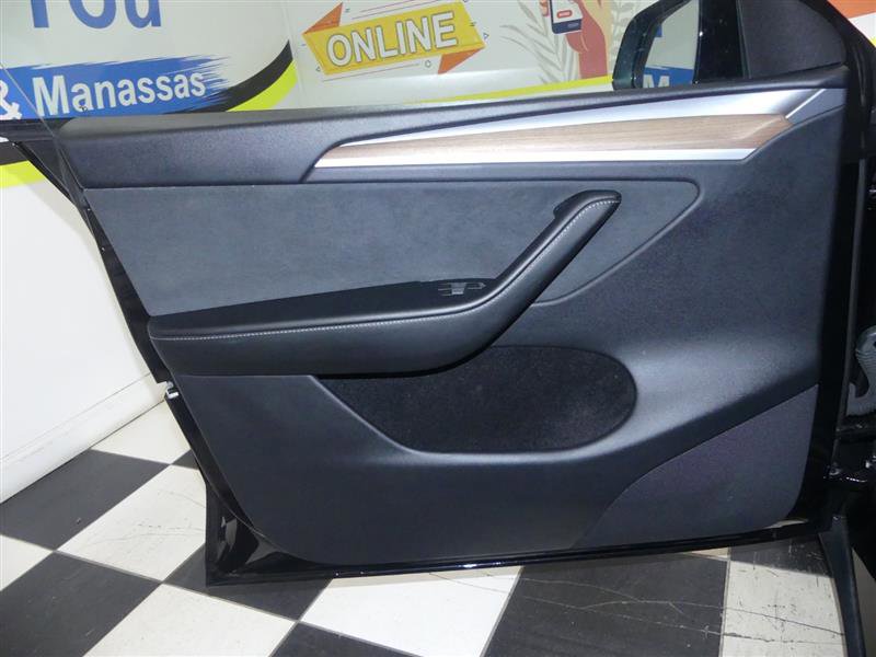 Used 2023 Tesla Model Y Long Range image 22