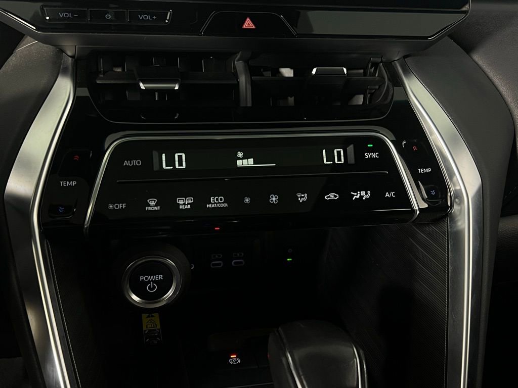 Used 2024 Toyota Venza Limited image 21