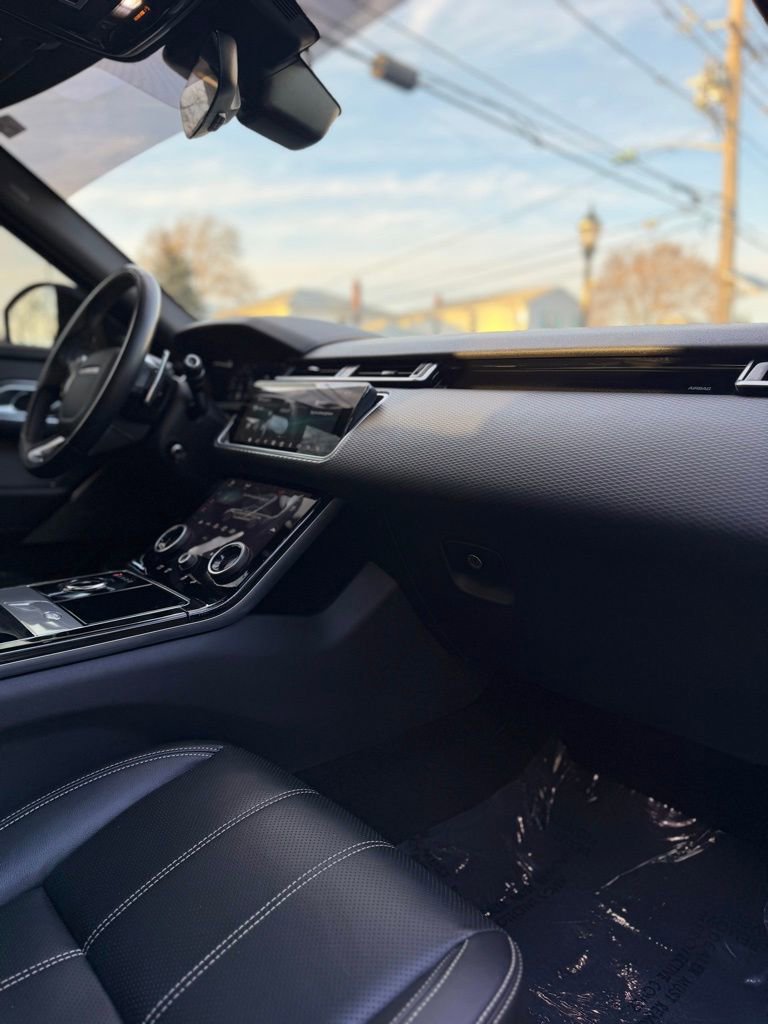 Used 2019 Land Rover Range Rover Velar R-Dynamic SE AWD/4WD image 10