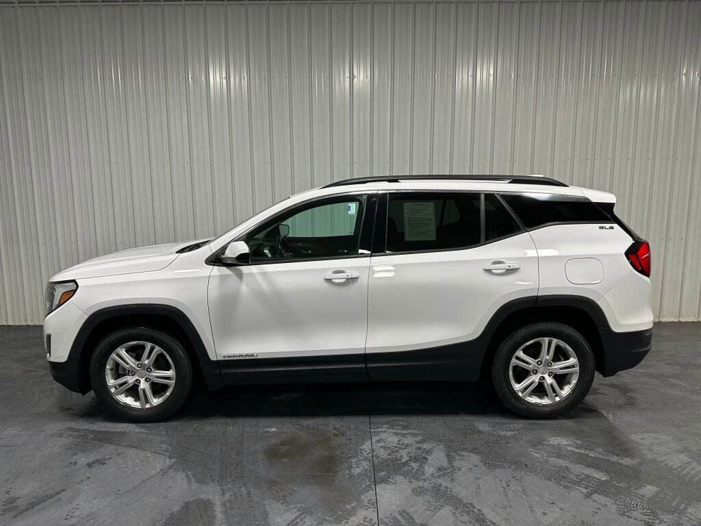 Used 2019 GMC Terrain SLE w/ Driver Convenience Package FWD image 4