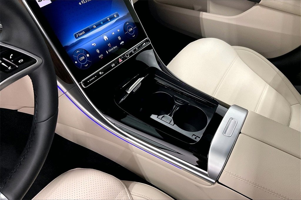 New 2025 Mercedes-Benz C 300 4MATIC Sedan image 7