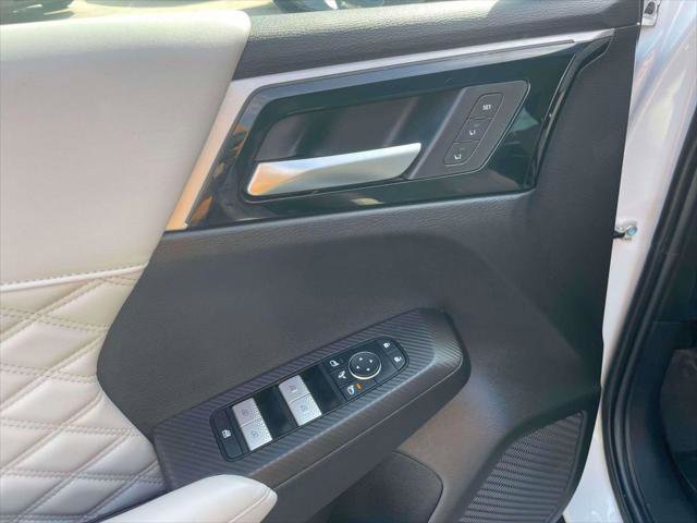 Used 2022 Mitsubishi Outlander SEL image 16