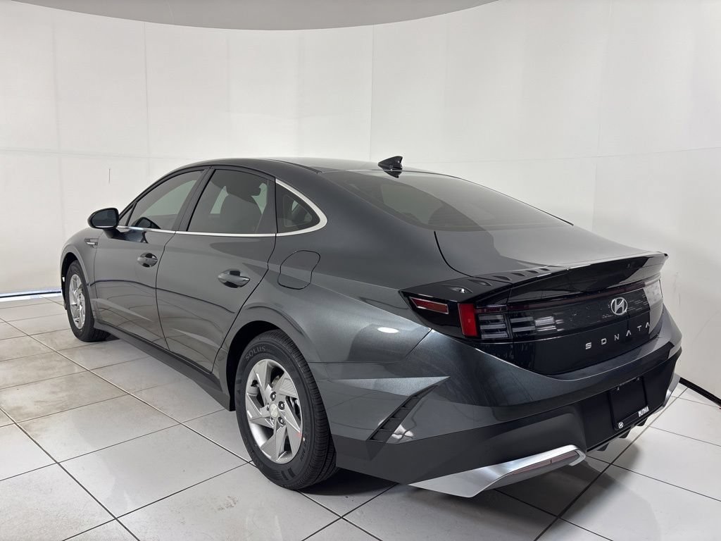 New 2026 Hyundai Sonata SE FWD image 3