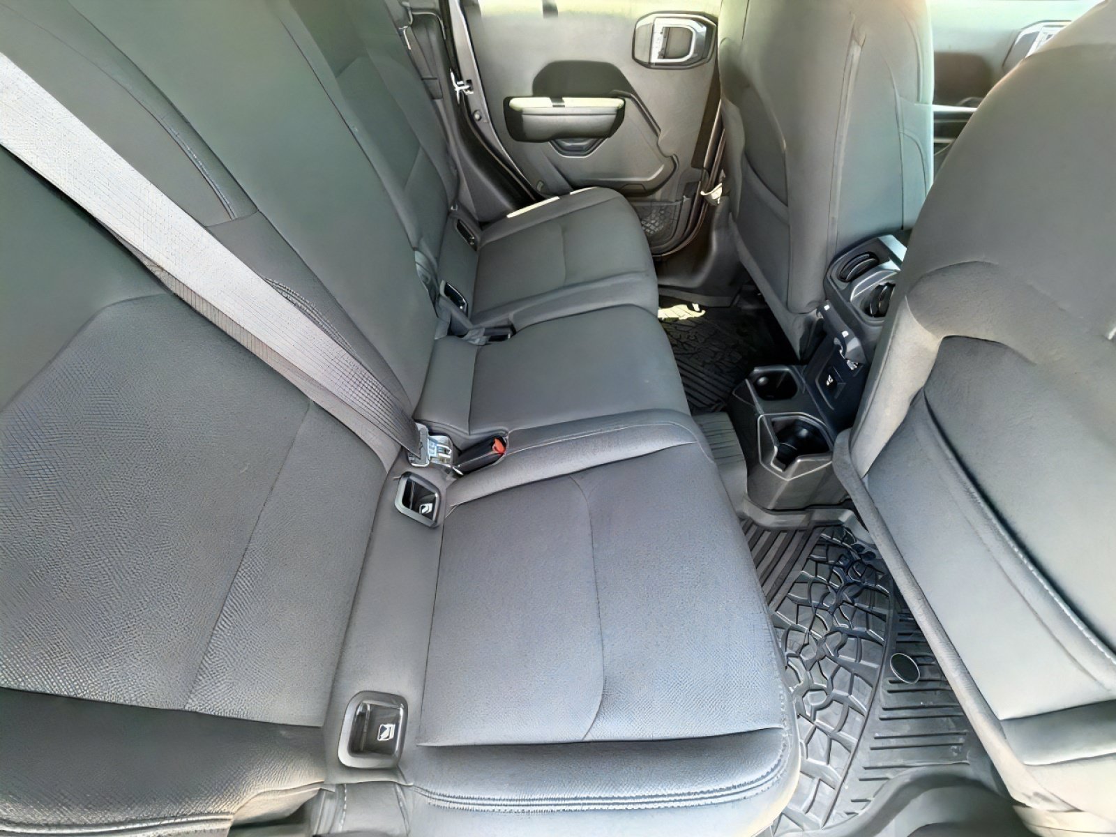Used 2021 Jeep Gladiator Sport AWD/4WD image 12