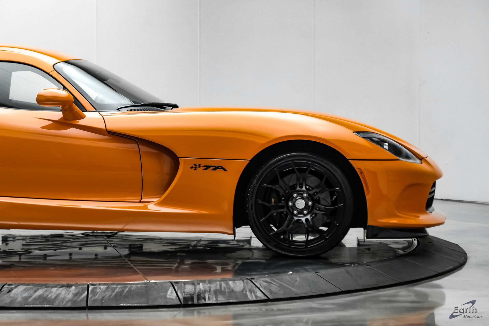 Used 2014 SRT Viper SRT-10 RWD image 26
