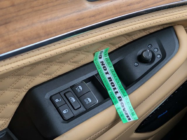 New 2027 Jeep Grand Cherokee Summit w/ Adv Protech Group IV AWD/4WD image 24