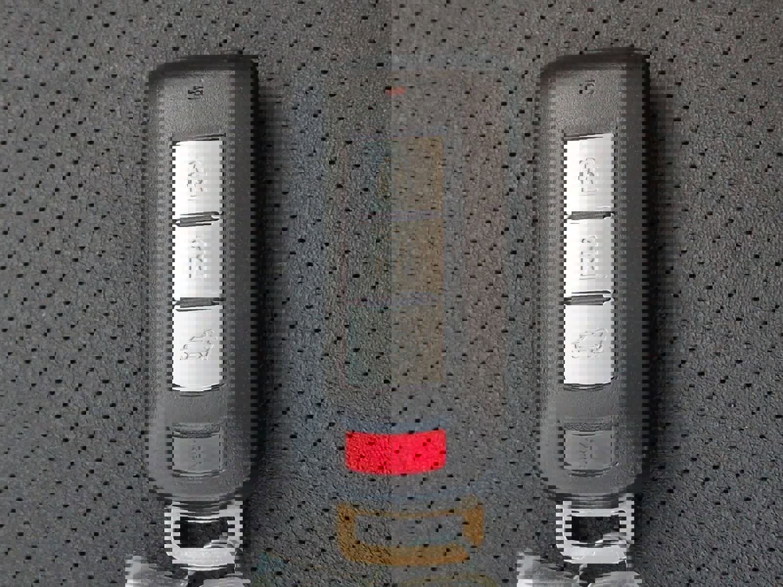 Used 2017 Mitsubishi Outlander SE image 37