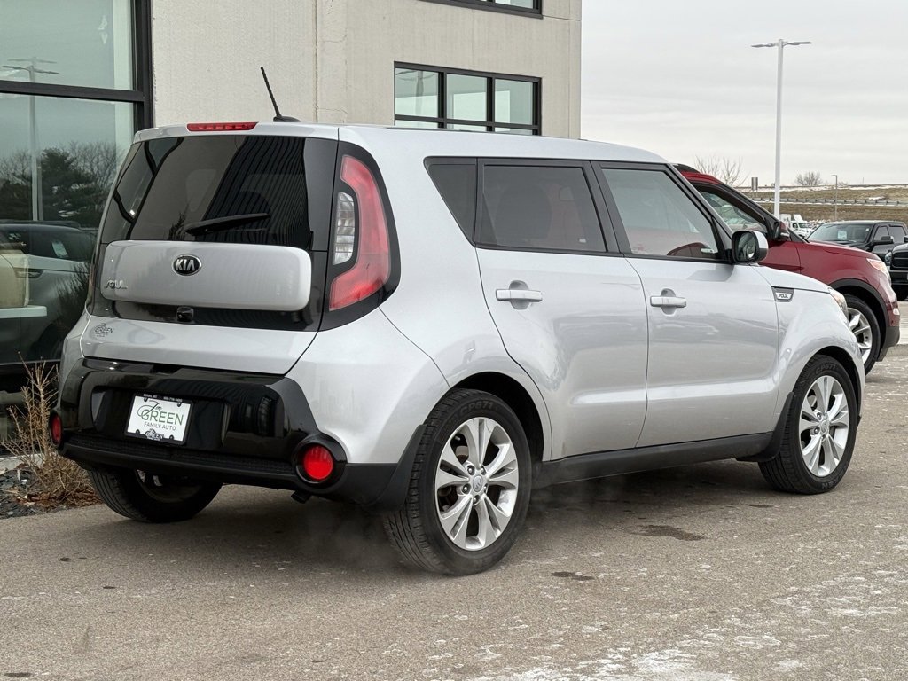 Used 2016 Kia Soul + image 6
