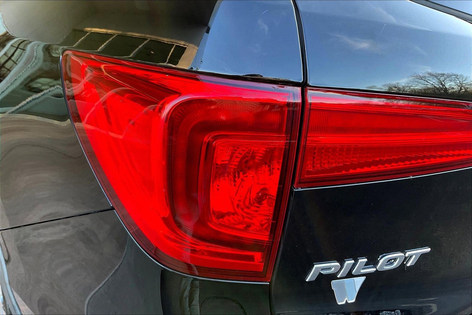 Used 2017 Honda Pilot Elite image 23