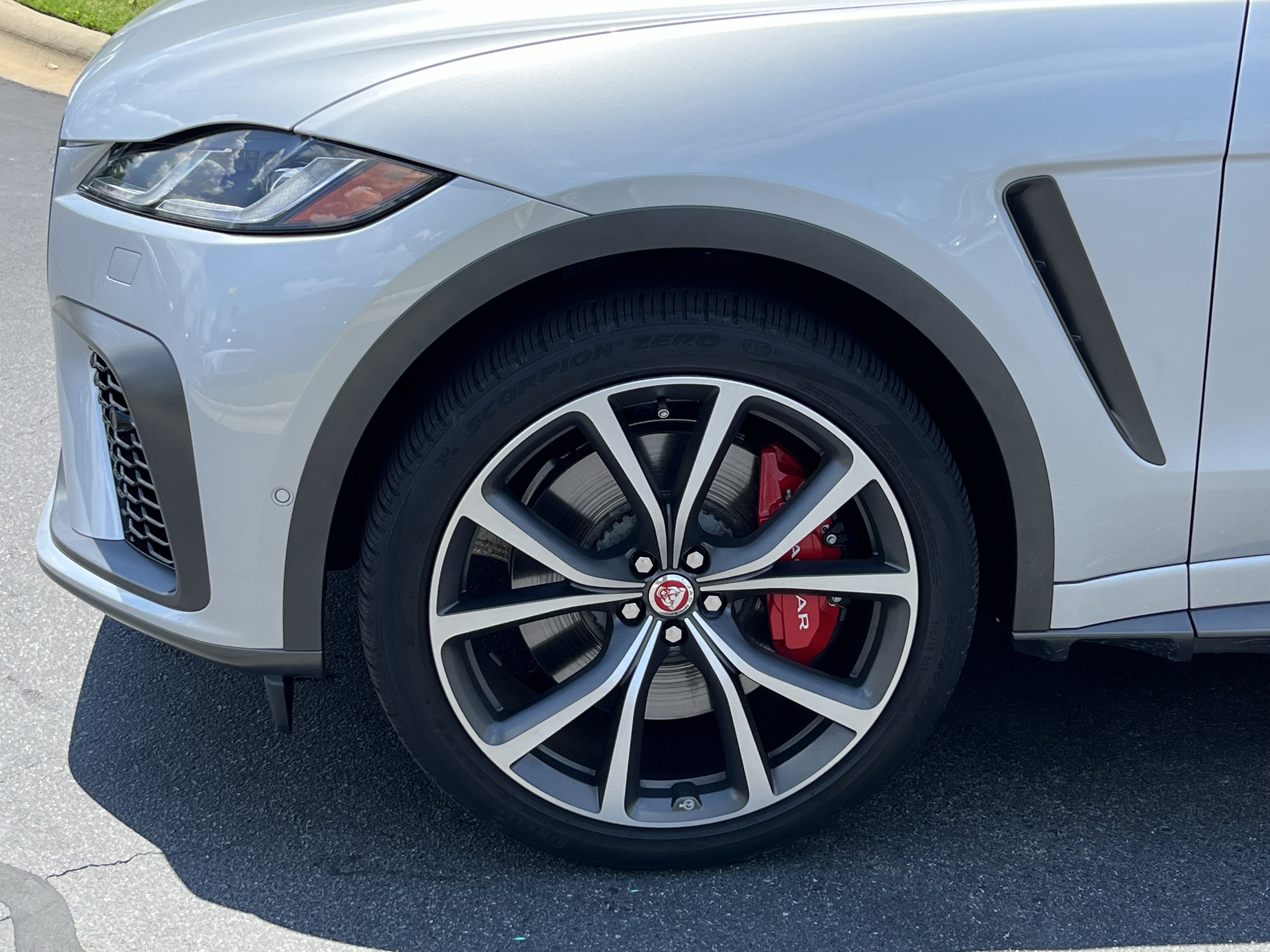 Used 2022 Jaguar F-PACE SVR AWD/4WD image 24
