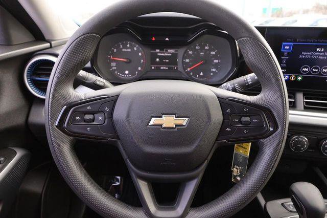 Used 2025 Chevrolet Trax LS image 10