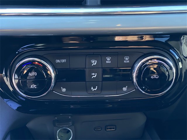 Certified 2025 Chevrolet Trax LT w/ LT Convenience Package image 14