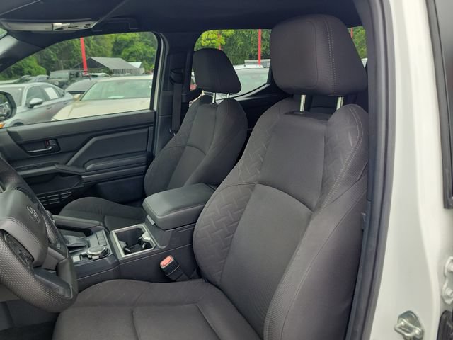 Used 2025 Toyota Tacoma SR5 AWD/4WD image 16