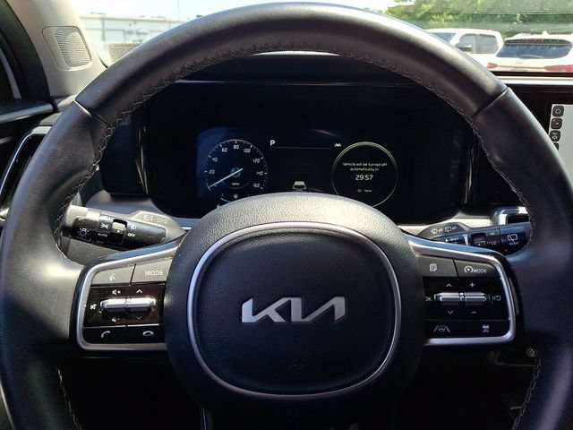 Used 2023 Kia Sorento SX AWD/4WD image 25