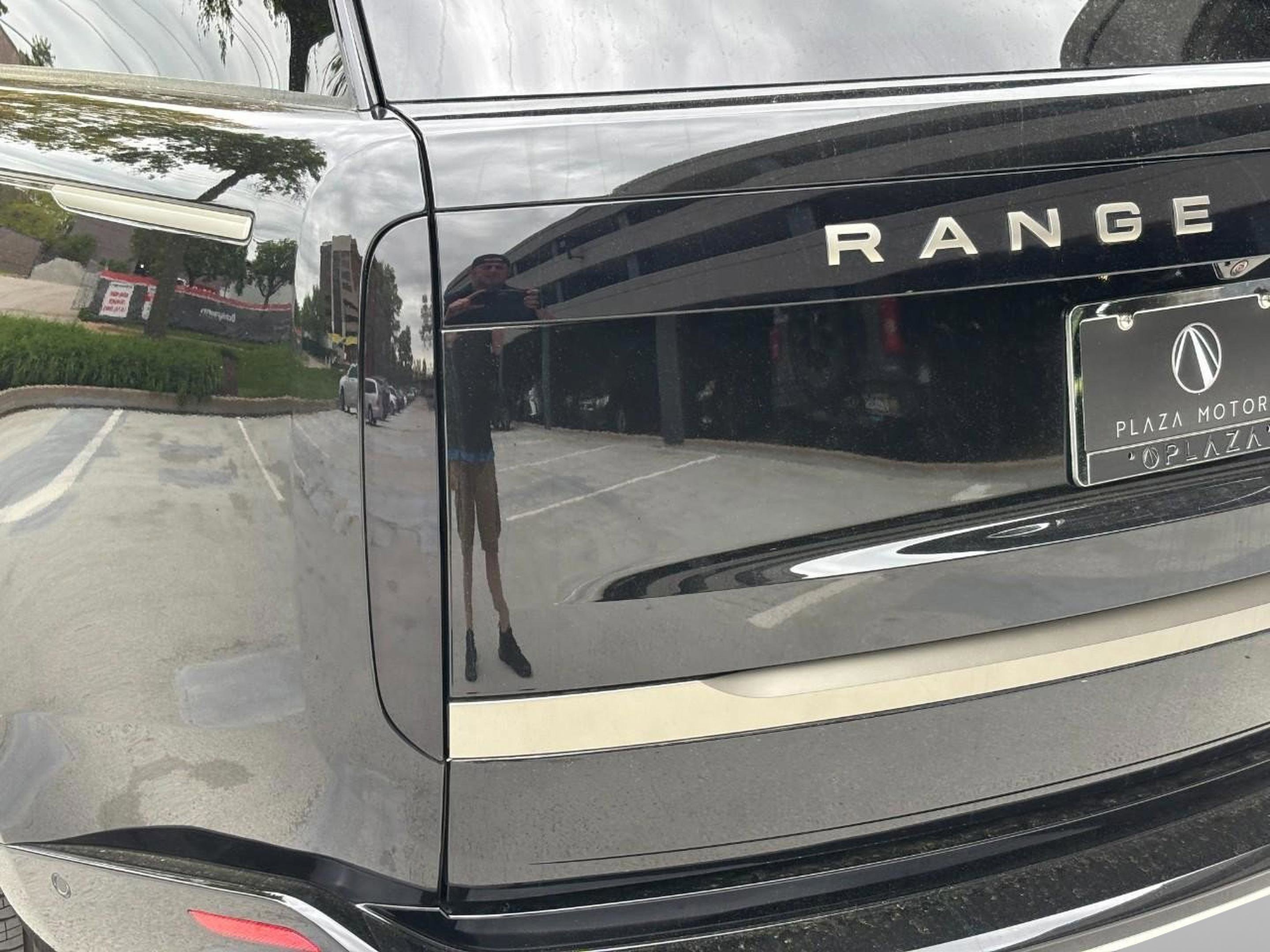 New 2025 Land Rover Range Rover SE image 11