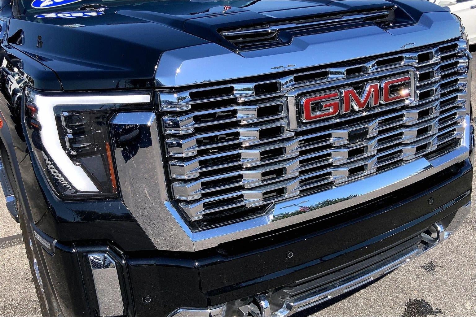 Used 2024 GMC Sierra 2500 Denali w/ Denali Reserve Package AWD/4WD image 27