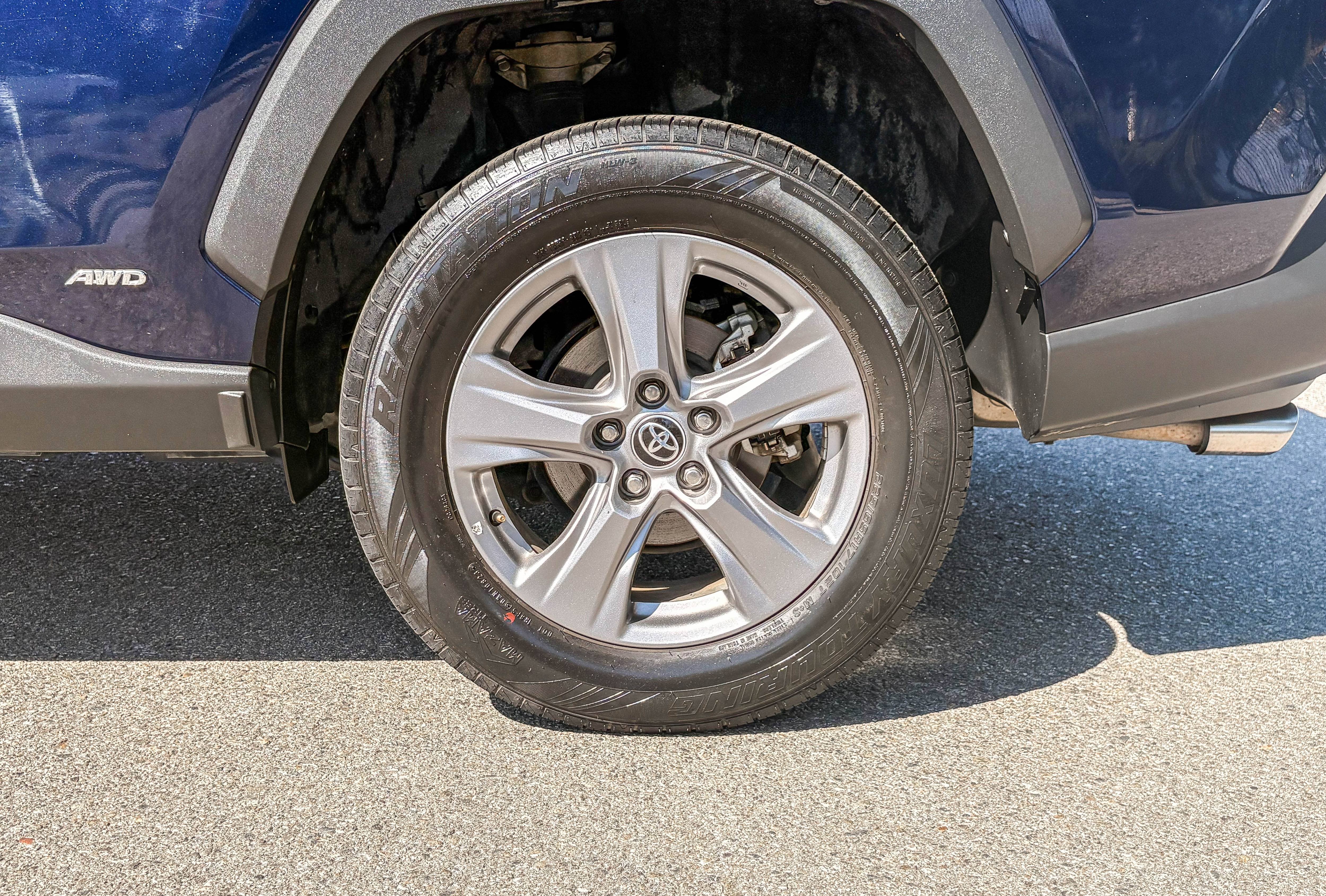 Used 2022 Toyota RAV4 XLE AWD/4WD image 10