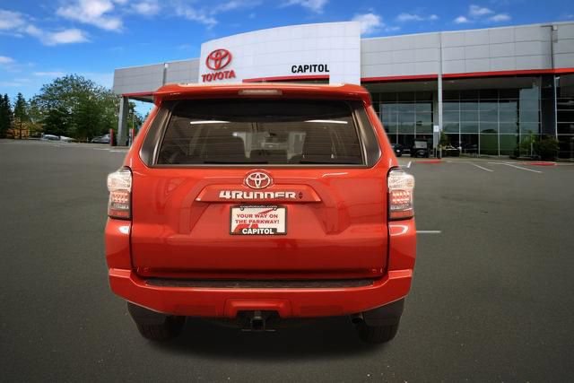 Used 2024 Toyota 4Runner SR5 AWD/4WD image 4